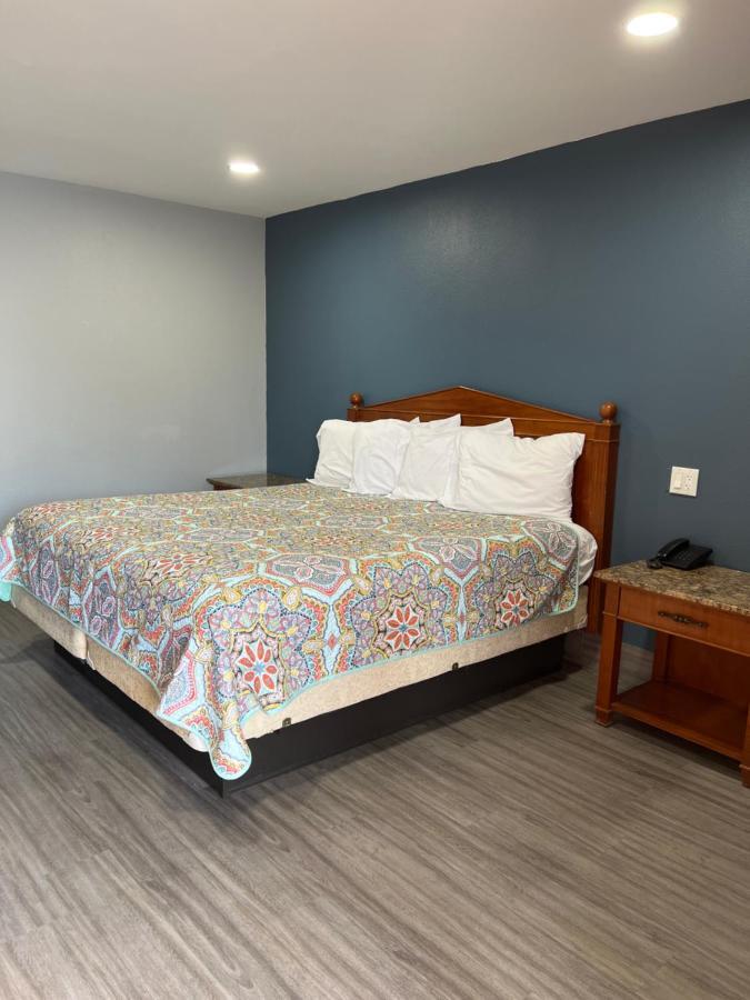 Budget Inn Hallettsville 外观 照片